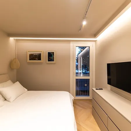 Sevito By Belmont Realty 아파트